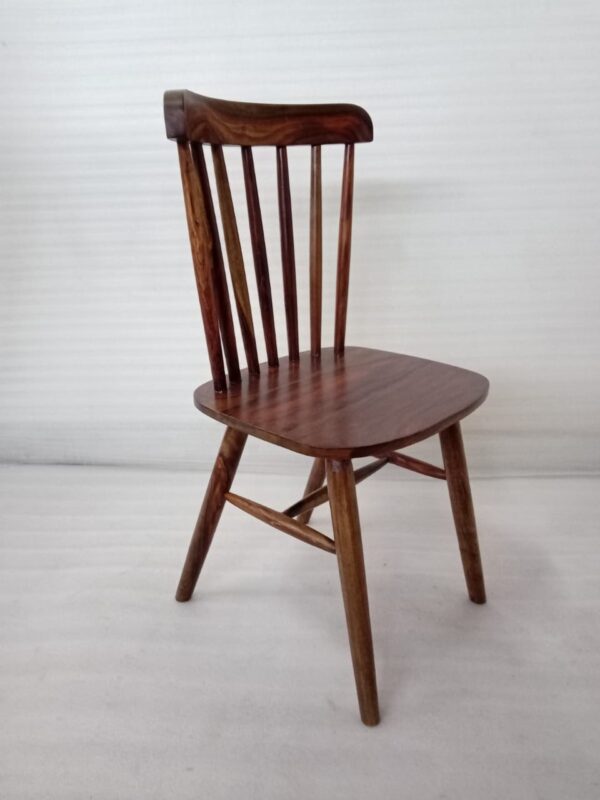 Kraftiq Chair