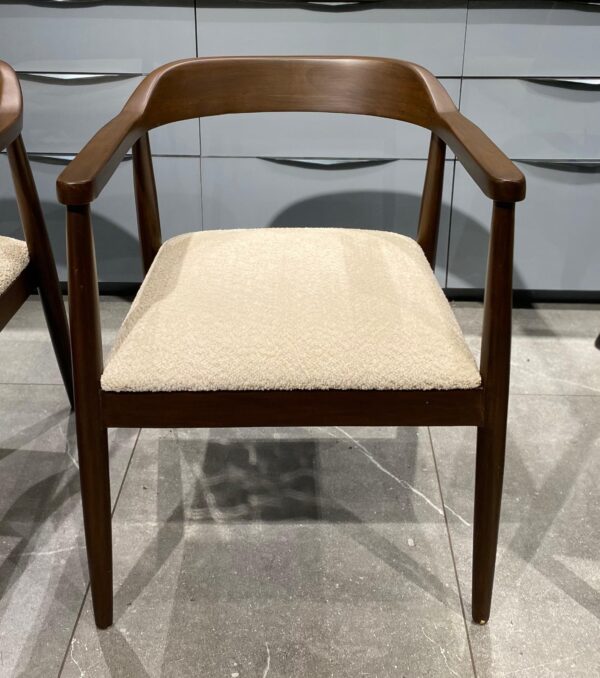 Kraftiq Chair