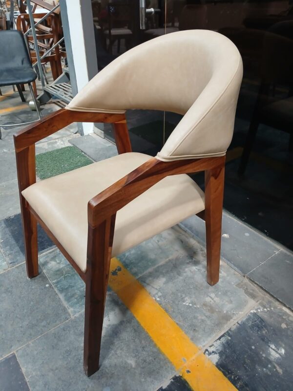 Kraftiq Chair