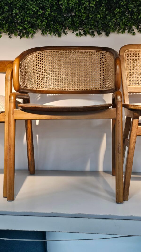 Kraftiq Chair