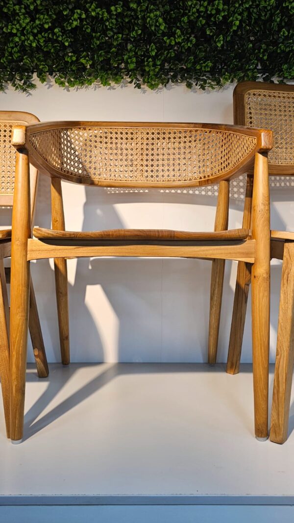 Kraftiq Chair