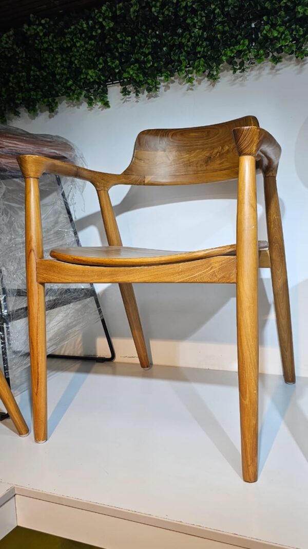 Kraftiq Chair
