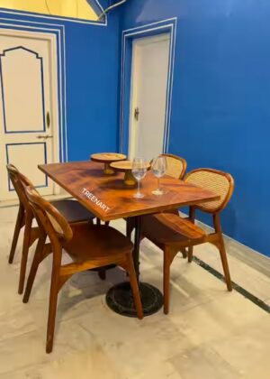 Kraftiq Dining Table (D-12)