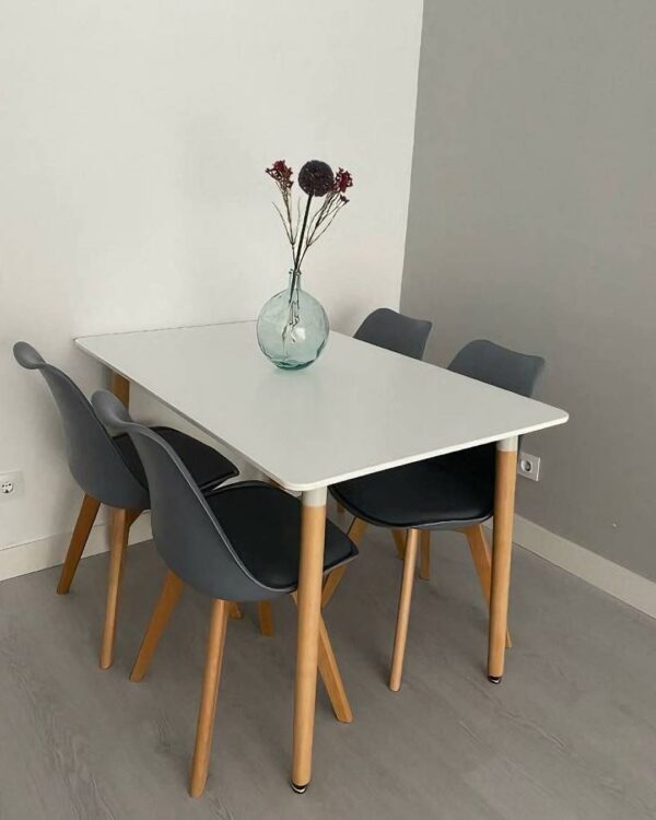 Kraftiq Dining Table (D-16)