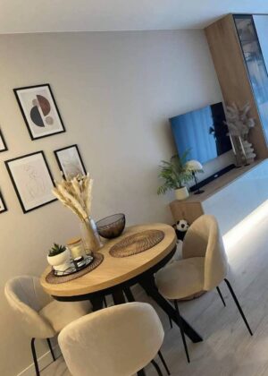 Kraftiq Dining Table (D-22)
