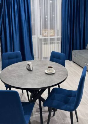 Kraftiq Dining Table (D-27)