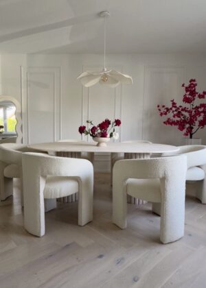 Kraftiq Dining Table (D-33)
