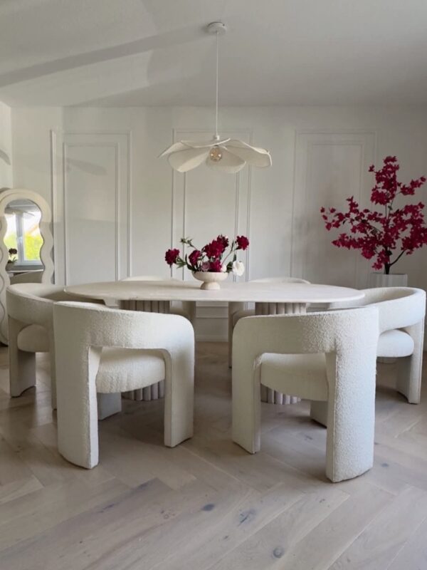 Kraftiq Dining Table (D-33)