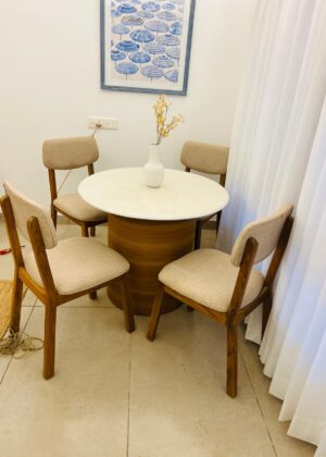 Kraftiq Dining Table (D-35)