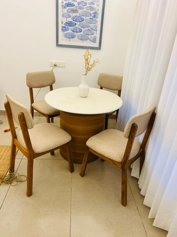Kraftiq Dining Table (D-35)