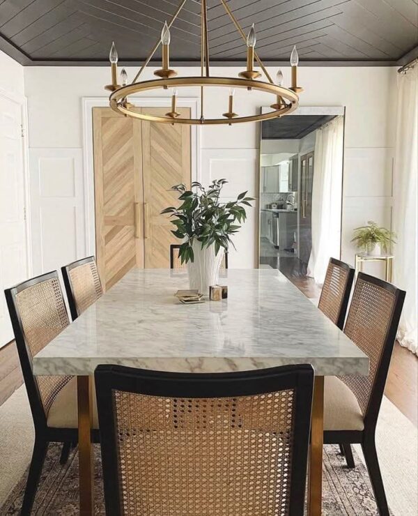 Kraftiq Dining Table (D-37)