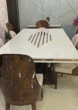 Kraftiq Dining Table (D-40)