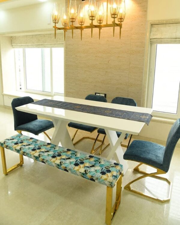 Kraftiq Dining Table (D-50)
