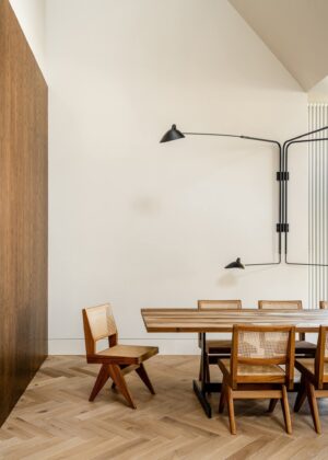 Kraftiq Dining Table (D-06)