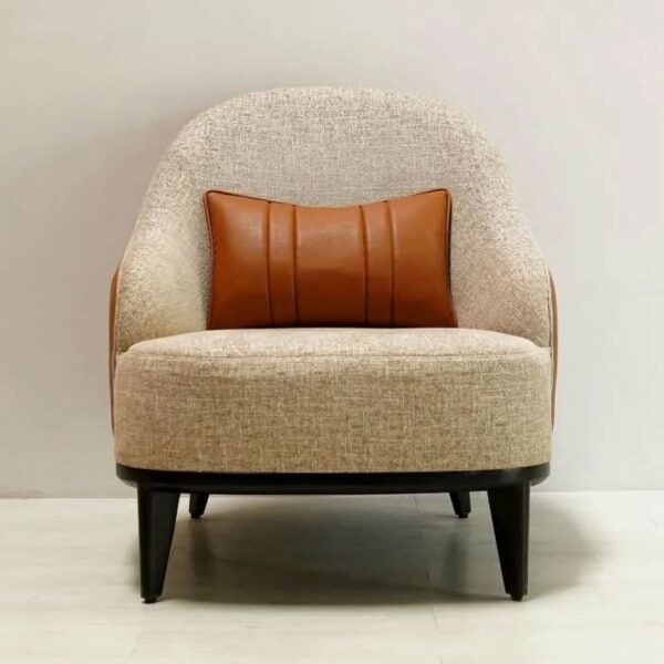 Kraftiq Lounge Chair (C-38)